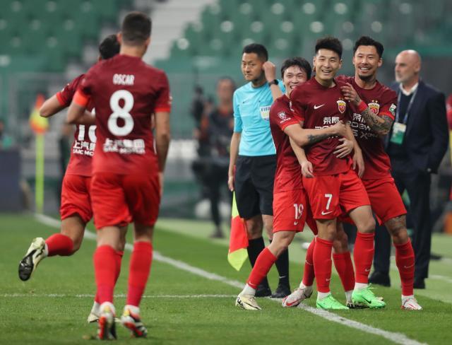 开云体育（官网）app下载-揭秘海港角球连线：赛前有设计 双核1个眼神的默契